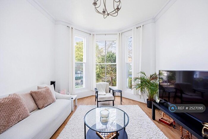 2 Bedroom Flat To Rent In Hervey Road, London, SE3