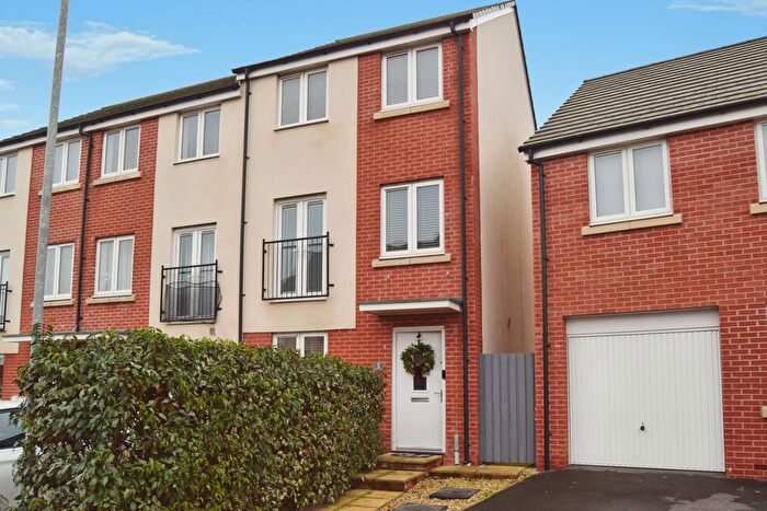 3 Bedroom End Terrace House For Sale In Brimley Grove, Bridgwater, TA6