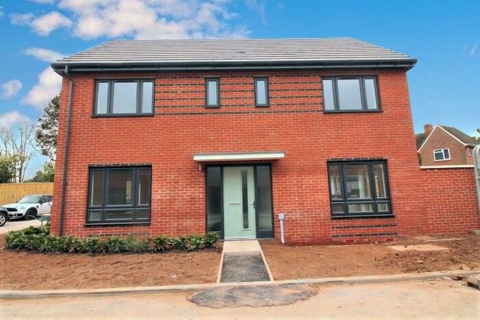 4 Bedroom Detached House To Rent In Nursery Gardens, Monkerton, EX1