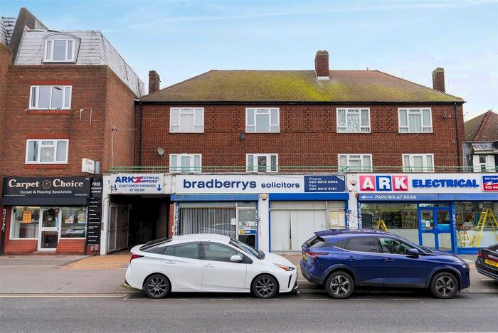 2 Bedroom Flat To Rent In Uxbridge Road, Hayes, UB4