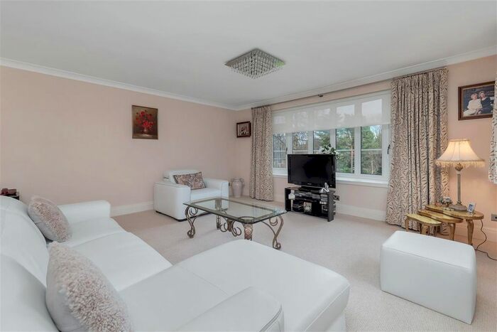 2 Bedroom Flat For Sale In Castle Hill Court, Prestbury, Macclesfield, SK10