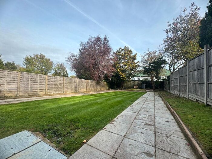 2 Bedroom Flat To Rent In Lower Ground Flat, Bengeworth Road, Harrow, HA1