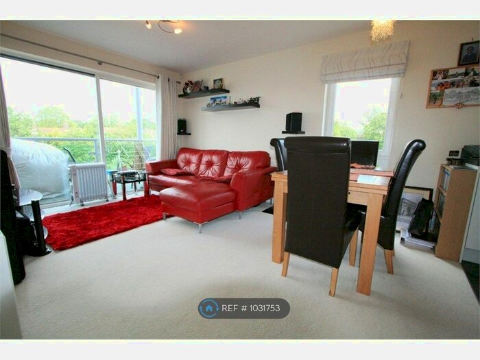 2 Bedroom Flat To Rent In Medhurst Drive, Bromley BR1
