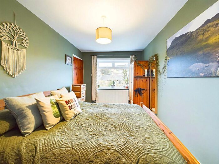 2 Bedroom Semi-Detached House For Sale In Glenside Road, Shipley, BD18