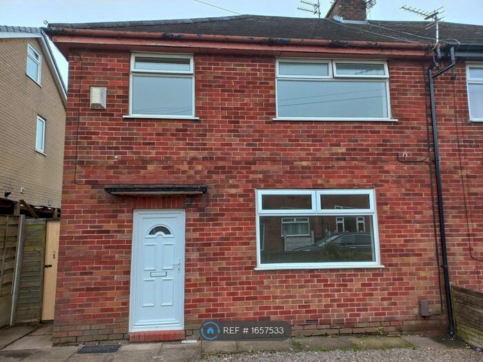 3 Bedroom Semi-Detached House To Rent In Devoke Grove, Farnworth, Bolton, BL4