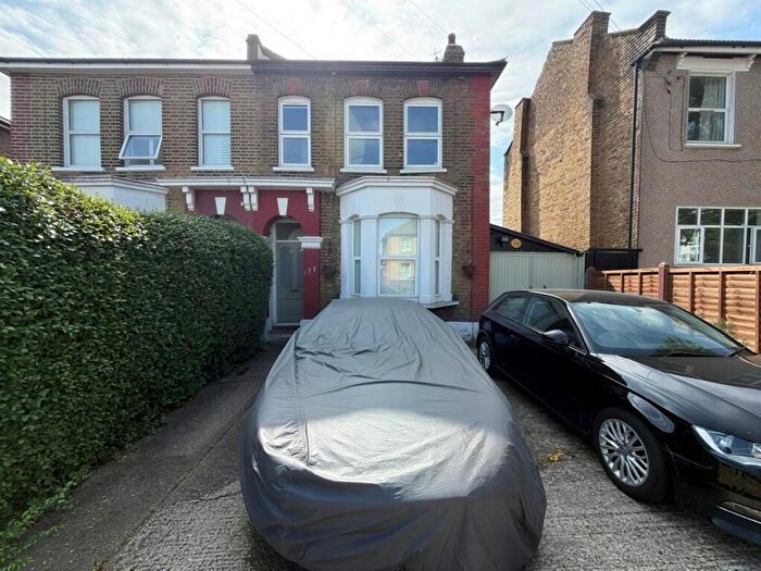 1 Bedroom Flat To Rent In Hainault Road, Leytonstone, E11