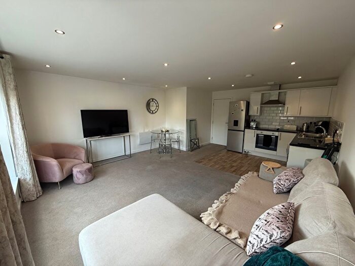 2 Bedroom Flat To Rent In Halewood Avenue, Newcastle Upon Tyne, NE3