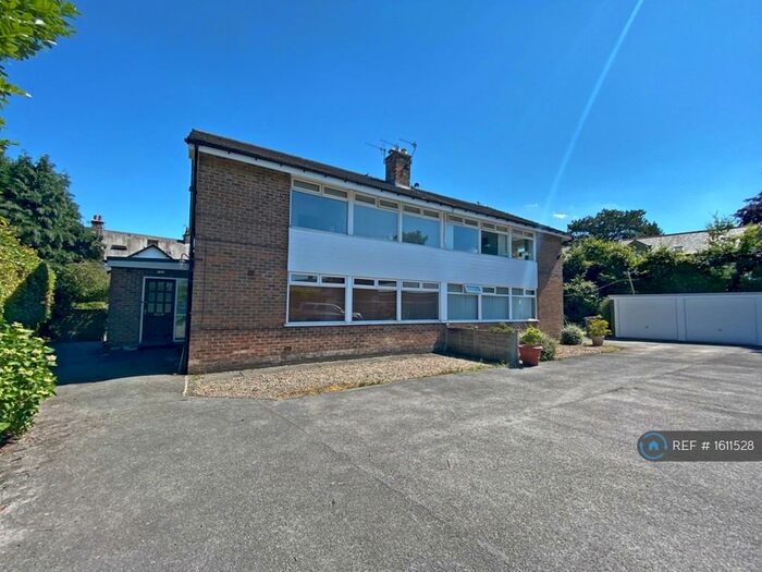 2 Bedroom Flat To Rent In Cleasby Court, Menston, Ilkley, LS29