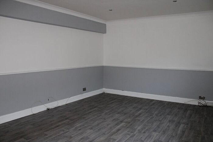 3 Bedroom Maisonette To Rent In A Wardrop Street, Paisley, PA1 - Photo 3