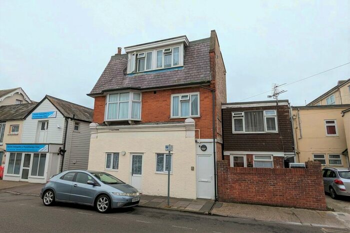1 Bedroom Flat To Rent In Pallister Road, Clacton-on-Sea, CO15
