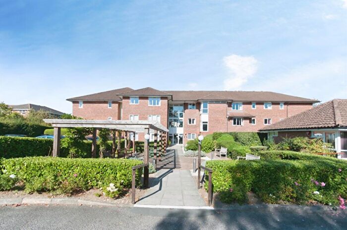 1 Bedroom Retirement Property For Sale In Clover Court, Haywards Heath, RH16