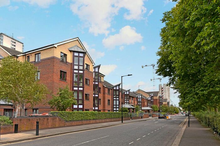 1 Bedroom Flat To Rent In Midhurst Way, London, E5