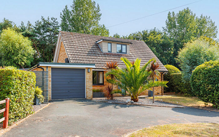 3 Bedroom Chalet For Sale In Colwell Road, Freshwater, PO40