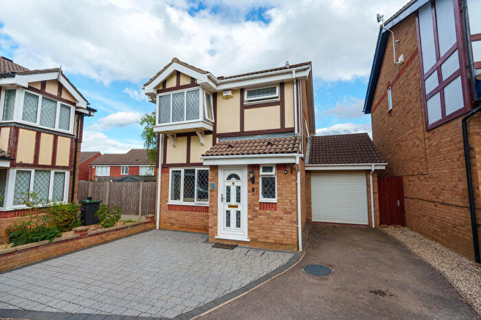 3 Bedroom Detached House For Sale In Andrews Way, Raunds, NN9