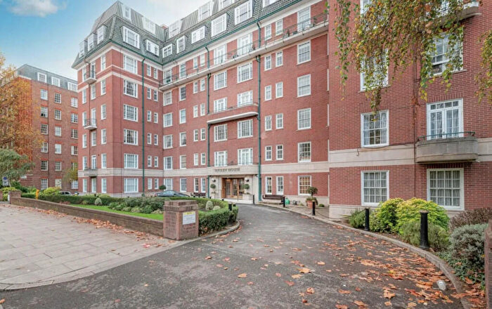 5 Bedroom Apartment To Rent In Apsley House, - Finchley Road, NW8