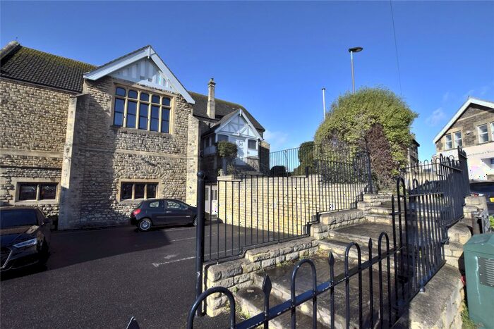 3 Bedroom Garage / Parking To Rent In West Avenue, Bath, BA2