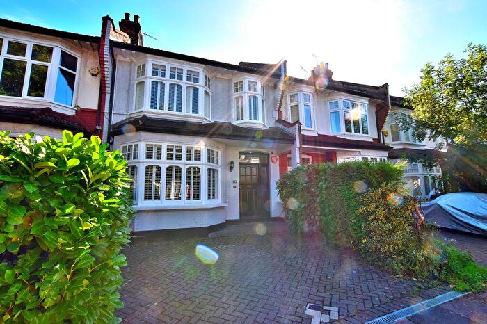 4 Bedroom Terraced House For Sale In Caversham Avenue, Palmers Green, London., N13