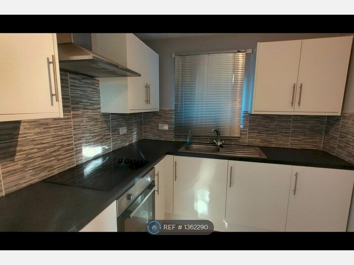 2 Bedroom Flat To Rent In Inglewhite, Skelmersdale, WN8