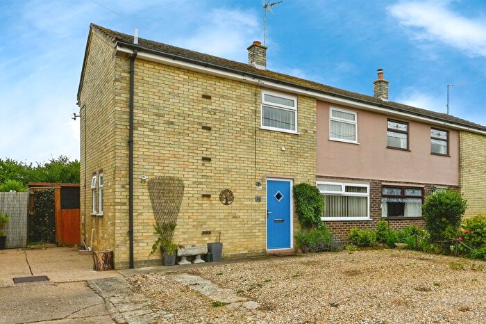 3 Bedroom Semi-Detached House For Sale In Hankinsons Estate, Walpole St. Andrew, Wisbech, PE14