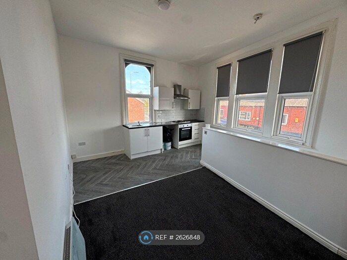 2 Bedroom Flat To Rent In Maxwell Street, Featherstone, Pontefract, WF7