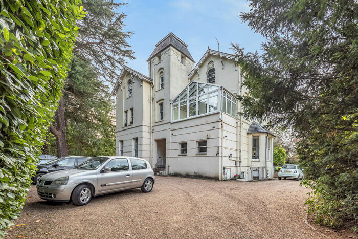 Apartment To Rent In Pine Trees, Portsmouth Road, Esher, Surrey, KT10