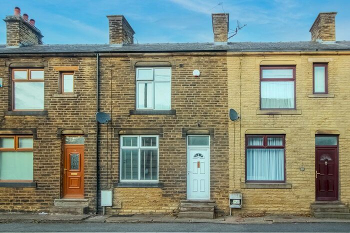 2 Bedroom Terraced House To Rent In Commercial Road, Skelmanthorpe, Huddersfield, HD8