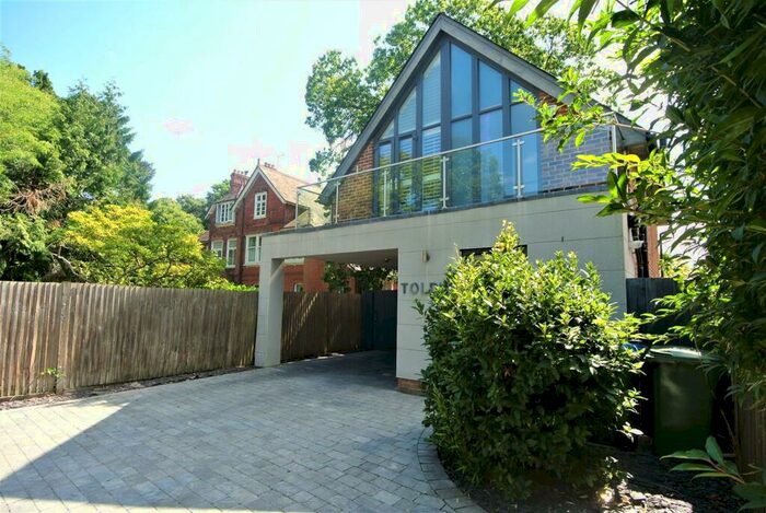 2 Bedroom House To Rent In Weybridge, KT13