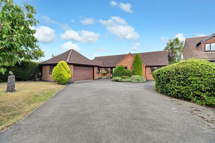 4 Bedroom Bungalow For Sale In Brigg Road, Hibaldstow, Brigg, DN20