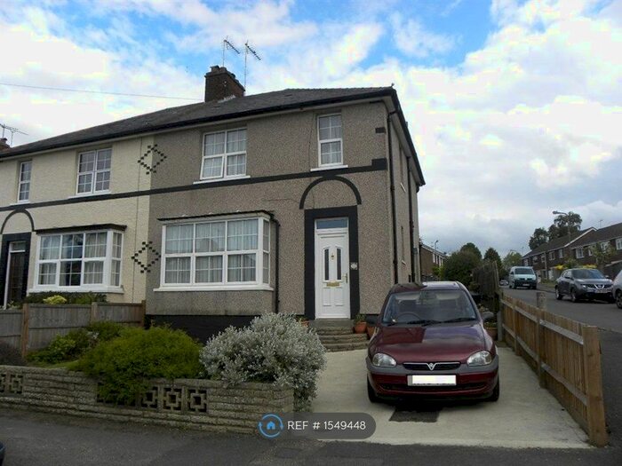 3 Bedroom Semi-Detached House To Rent In Wentworth Road, Barnet, EN5