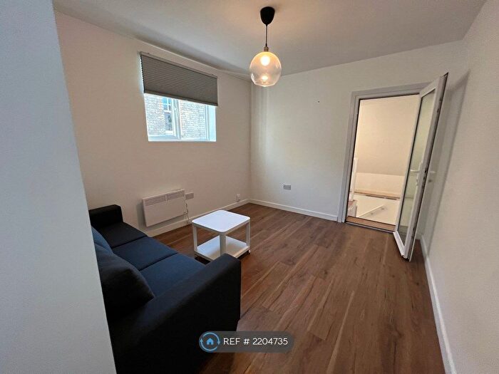 1 Bedroom Flat To Rent In Hornsey Road, London, N7