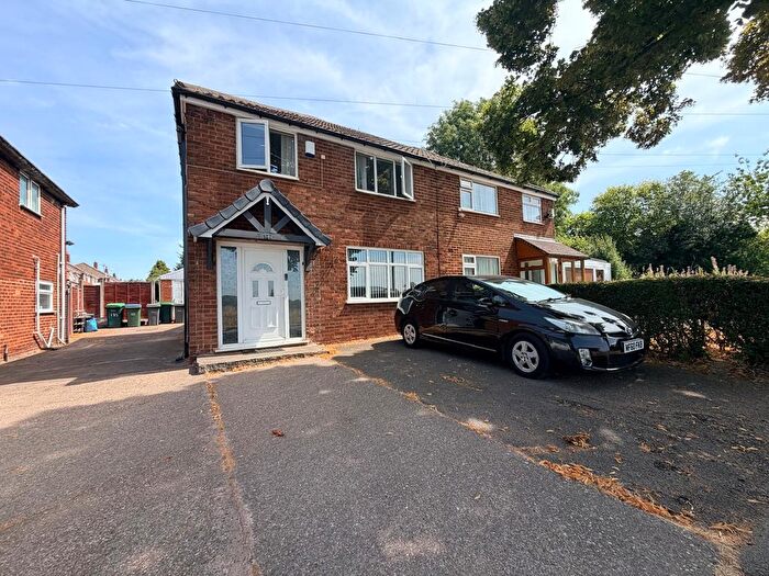 3 Bedroom Semi-Detached House To Rent In Cherry Tree Avenue, Walsall, WS5