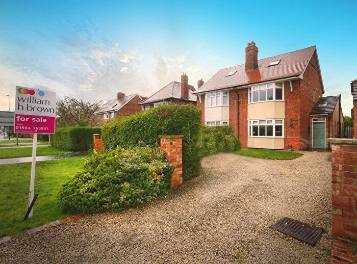 3 Bedroom Semi-Detached House For Sale In Strensall Road, Huntington, York, YO32