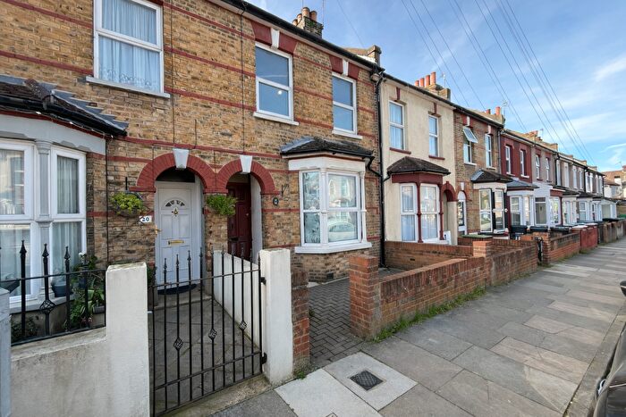 3 Bedroom Terraced House To Rent In Salisbury Road, Gravesend, DA11