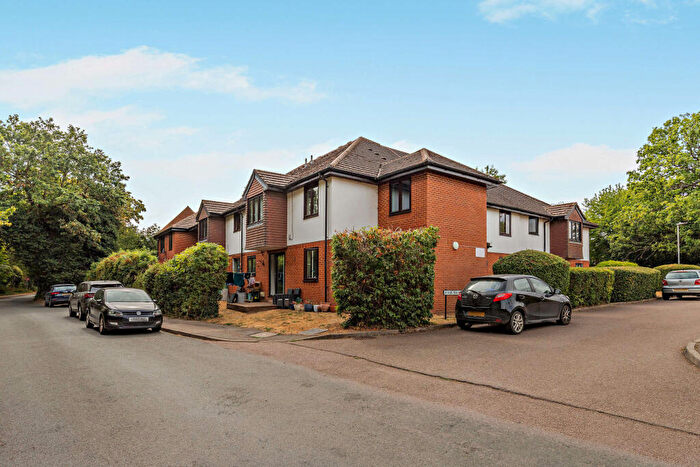 1 Bedroom Flat For Sale In Ashbourne Court, Hill End Lane, AL4
