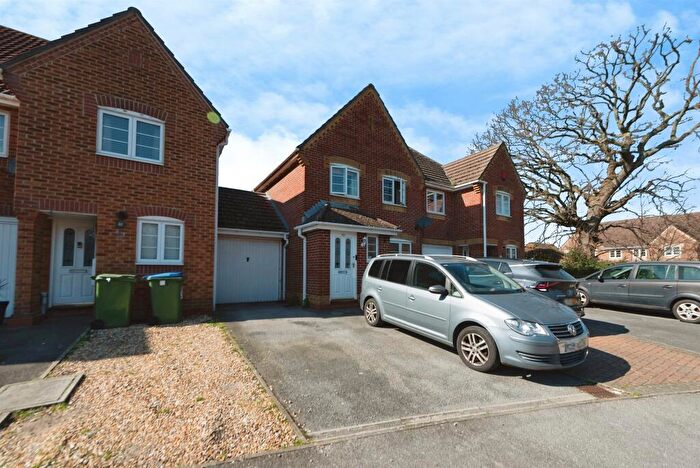 3 Bedroom Semi Detached House For Sale In Watersmeet, Fareham, PO16