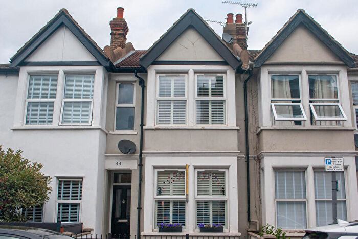 3 Bedroom Terraced House For Sale In Rectory Grove, Leigh-on-sea, SS9