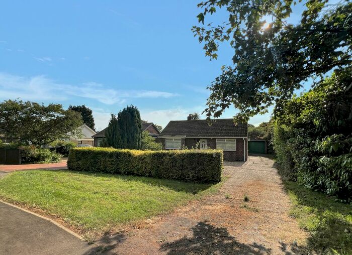2 Bedroom Detached Bungalow For Sale In Cambridge Road, Hardwick, Cambridge, CB23