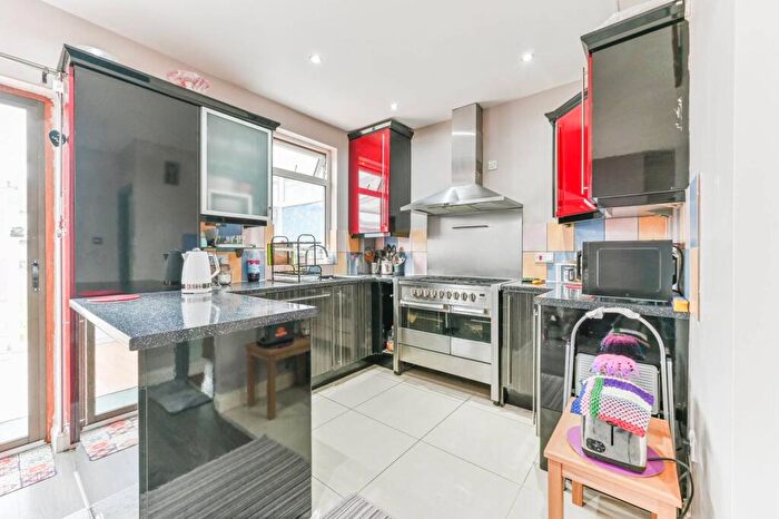 3 Bedroom Semi-Detached House For Sale In Manor Way, Mitcham, CR4