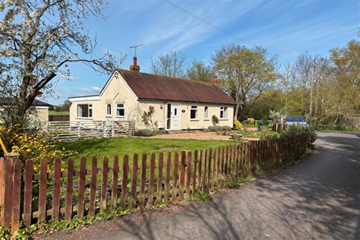 3 Bedroom House To Rent In Ledger Lane, SL6