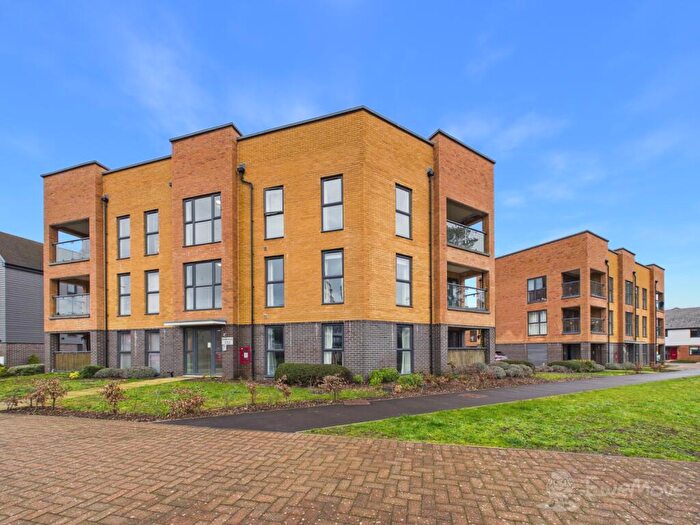 2 Bedroom Flat For Sale In Douglas Court Douglas Drive, Bordon, Hampshire, GU35