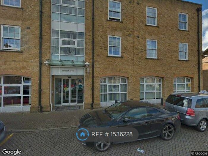 1 Bedroom Flat To Rent In Island Centre Way, Enfield, EN3