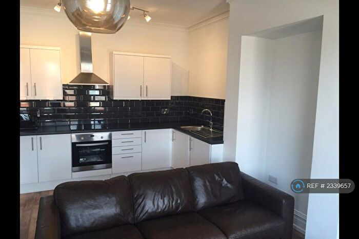 1 Bedroom Penthouse To Rent In Barlow Moor Road, Manchester, M21