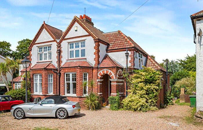 3 Bedroom Semi Detached House For Sale In London Road, Swanley, BR8