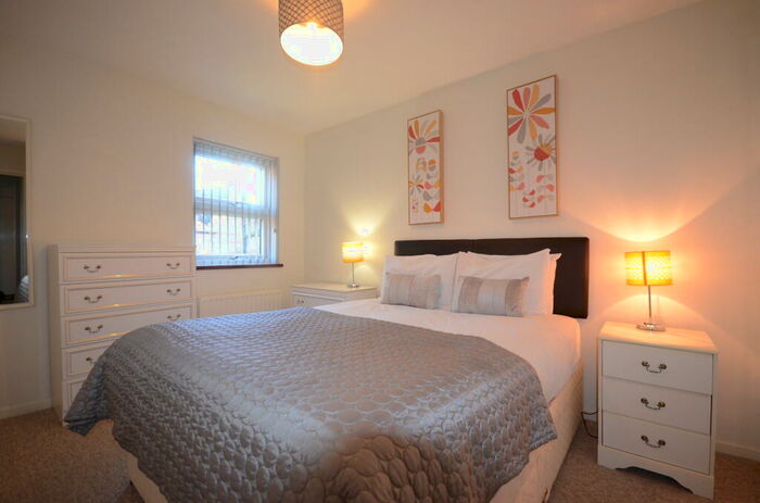 1 Bedroom Apartment To Rent In Chariotts Place, SL4