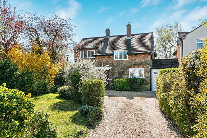 4 Bedroom Detached House For Sale In Pine Grove, Brookmans Park, Hatfield, AL9