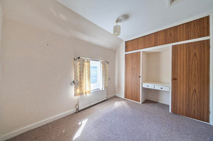 3 Bedroom Terraced House For Sale In Throop Road, Templecombe, Somerset, BA8