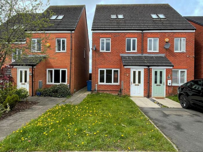 3 Bedroom Semi-Detached House To Rent In Sutherland Road, Heywood, Greater Manchester, OL10