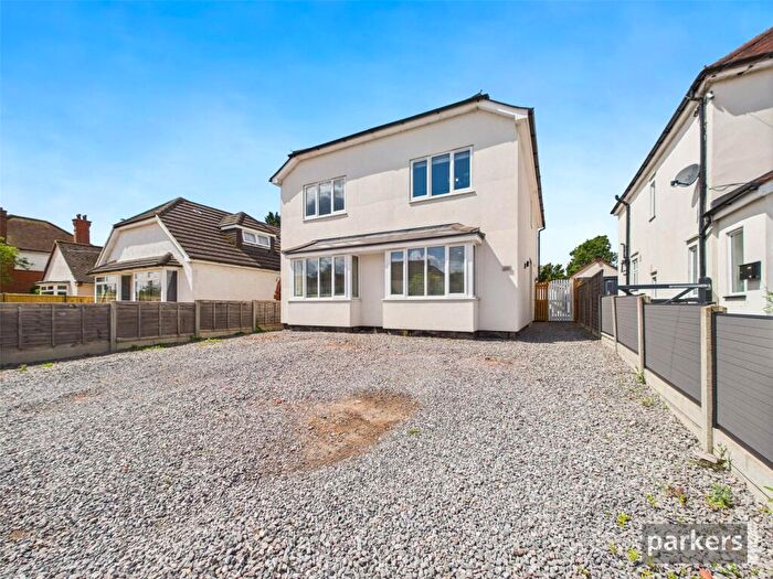 4 Bedroom Detached House For Sale In Loddon Bridge Road, Woodley, Reading, Berkshire, RG5