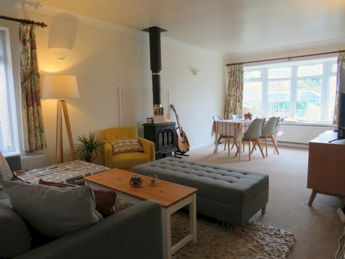 2 Bedroom Detached Bungalow To Rent In Sutcliffe Drive, Harbury, Leamington Spa, CV33