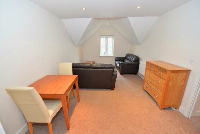 2 Bedroom Flat To Rent In Bournemouth Road, Chandler's Ford, Eastleigh, SO53